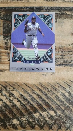 1994 Donruss Elite Series Tony Gwynn #38 NR-MT Baseball Insert /10000