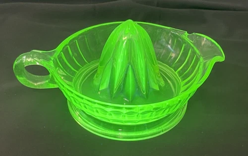 VTG Federal Vaseline Glass Uranium Depression Citrus Reamer Juicer 8 3/8" READ
