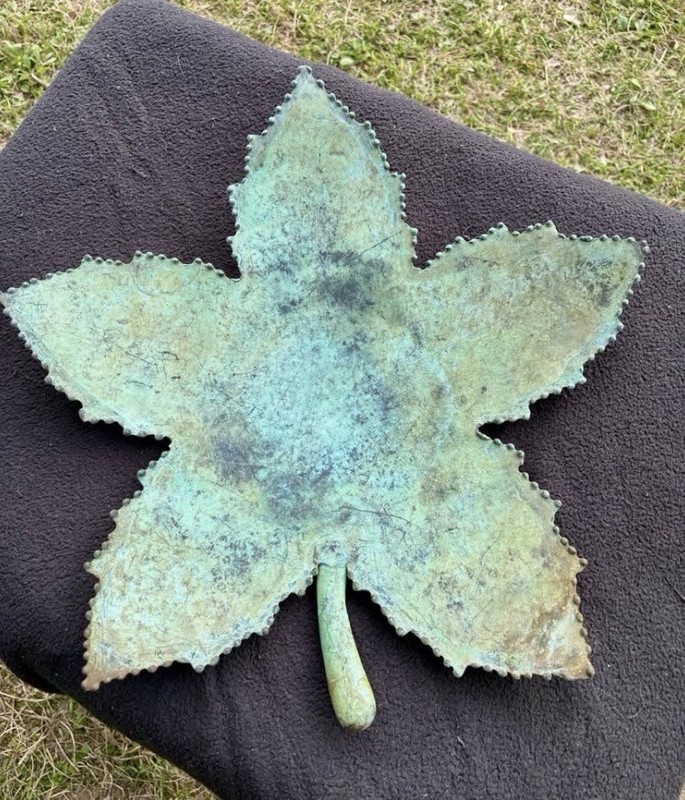 VINTAGE GREEN METAL LEAF SHAPED BOWL – MADE IN INDIA