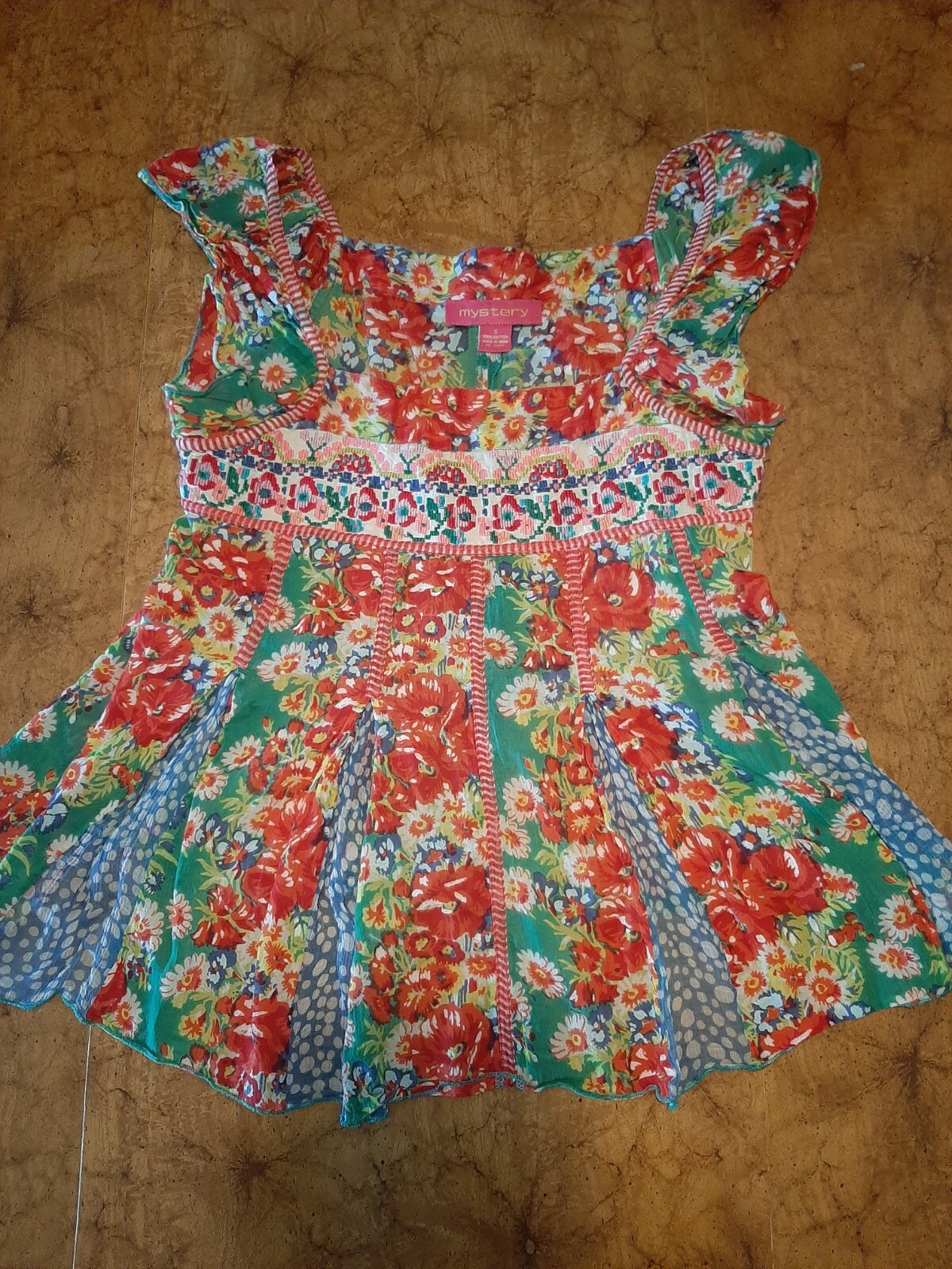 Adorable Boho Patchwork Summer Top Embroidery Flo… - image 1