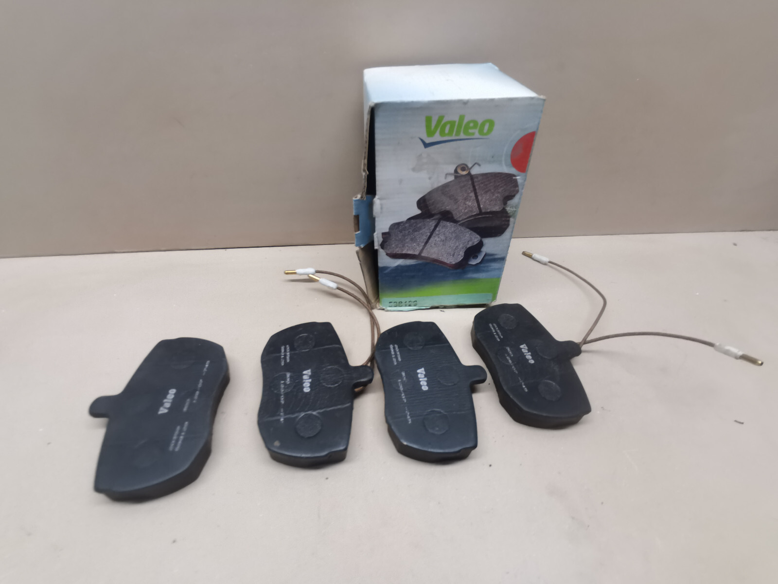 Plaquettes de frein avant pour Iveco Daily et Ford Transit utilitaires