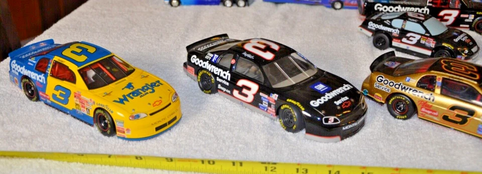 Cantidad 3 Dale Earnhardt GM Goodwrench Bajo Pro Shops, Goodwrench 1:24 Foto 3 de 4