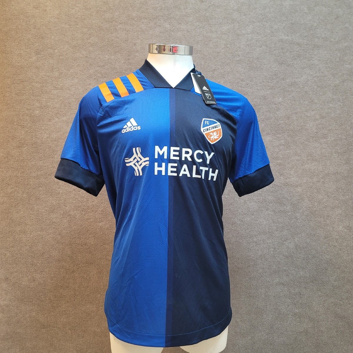NWT Adidas v neck, men's XL, FC Cincinnati FC, MLS, Mercy Health, blue
