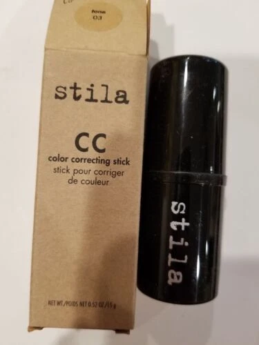 Base de Satén Stila con protección solar