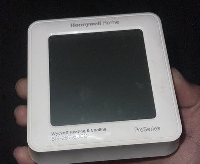 Honeywell TH6220WF2006 Lyric T6 Pro Smart Thermostat Multi-Stage 2 Heat/2 Cool