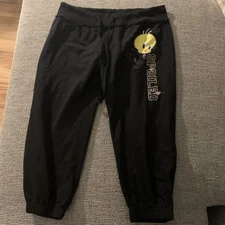 Looney Tunes Juniors Tweety Bird Spoiled Capris Black Medium 7/9