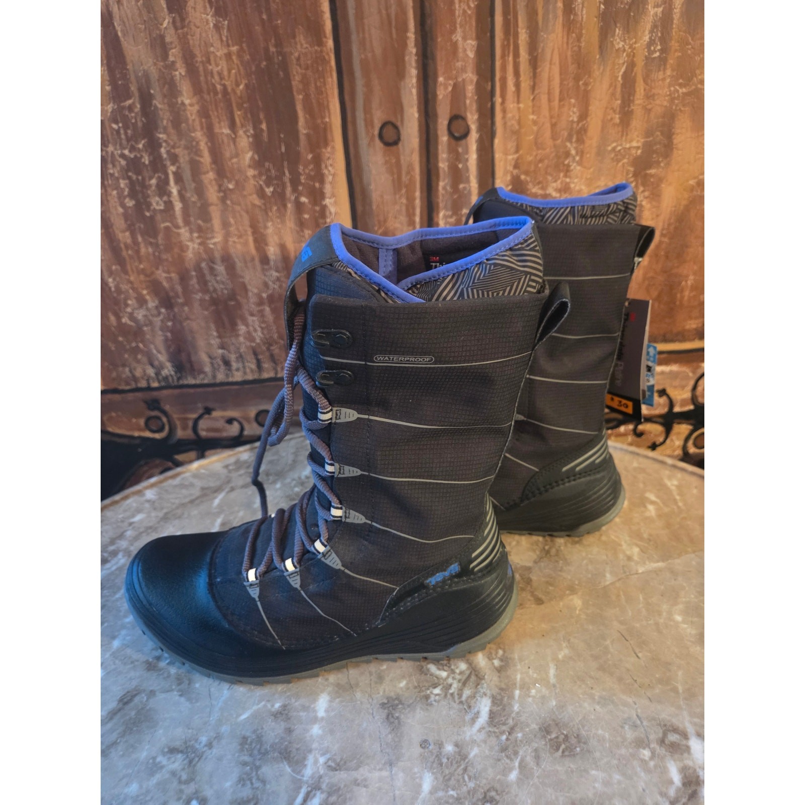 TEVA Snow Boots Size 6.5 Women's NWT-image