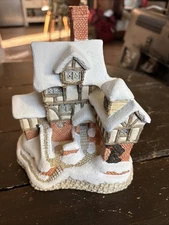 1987 David Winter “Ebenezer Scrooge’s Counting House” – Christmas Village