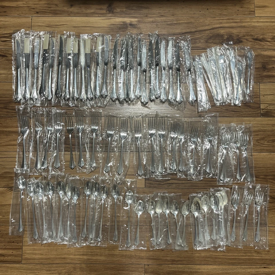 Nuevo de Lote Antiguo Juego De 84 Oneida FLAUTA REAL PLATEADA Comunidad Betty Crocker Foto 3 de 4