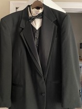 Pre-Owned Tuxedo Jacket/Pants/Shirt/vest/Bow Tie , Cuff links  buttons, Shoes