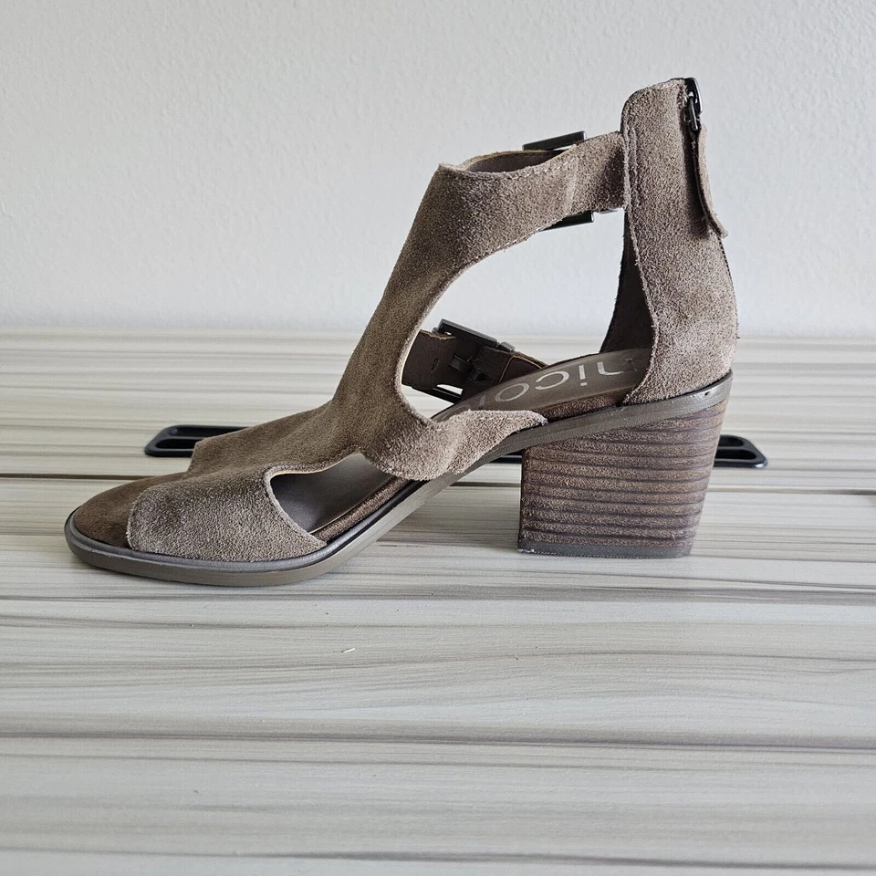 Sandalias Nicole Jahida Tostadas Gamuza Cuero Hebilla Punta Abierta Talla 7.5 Foto 3 de 4