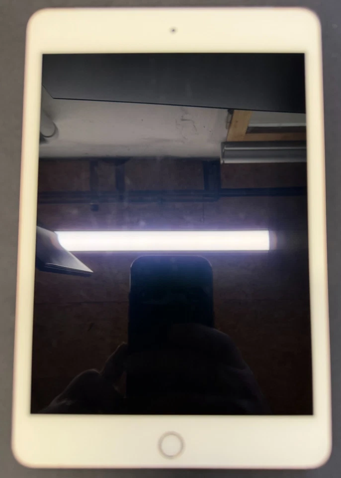 Apple iPad mini (4th generation) · 32GB · Cellular, photo 2 sur 5