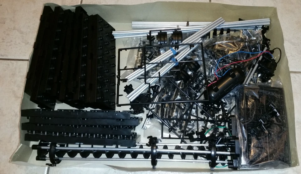 Vintage Bandai "Spacewarp" Set 30 marble roller coaster set. Pre-owned. - Image 3 of 4