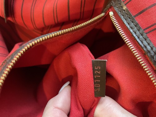 Authentic LOUIS VUITTON Damier Ebene Delightful MM Shoulder Bag - Picture 4 of 24