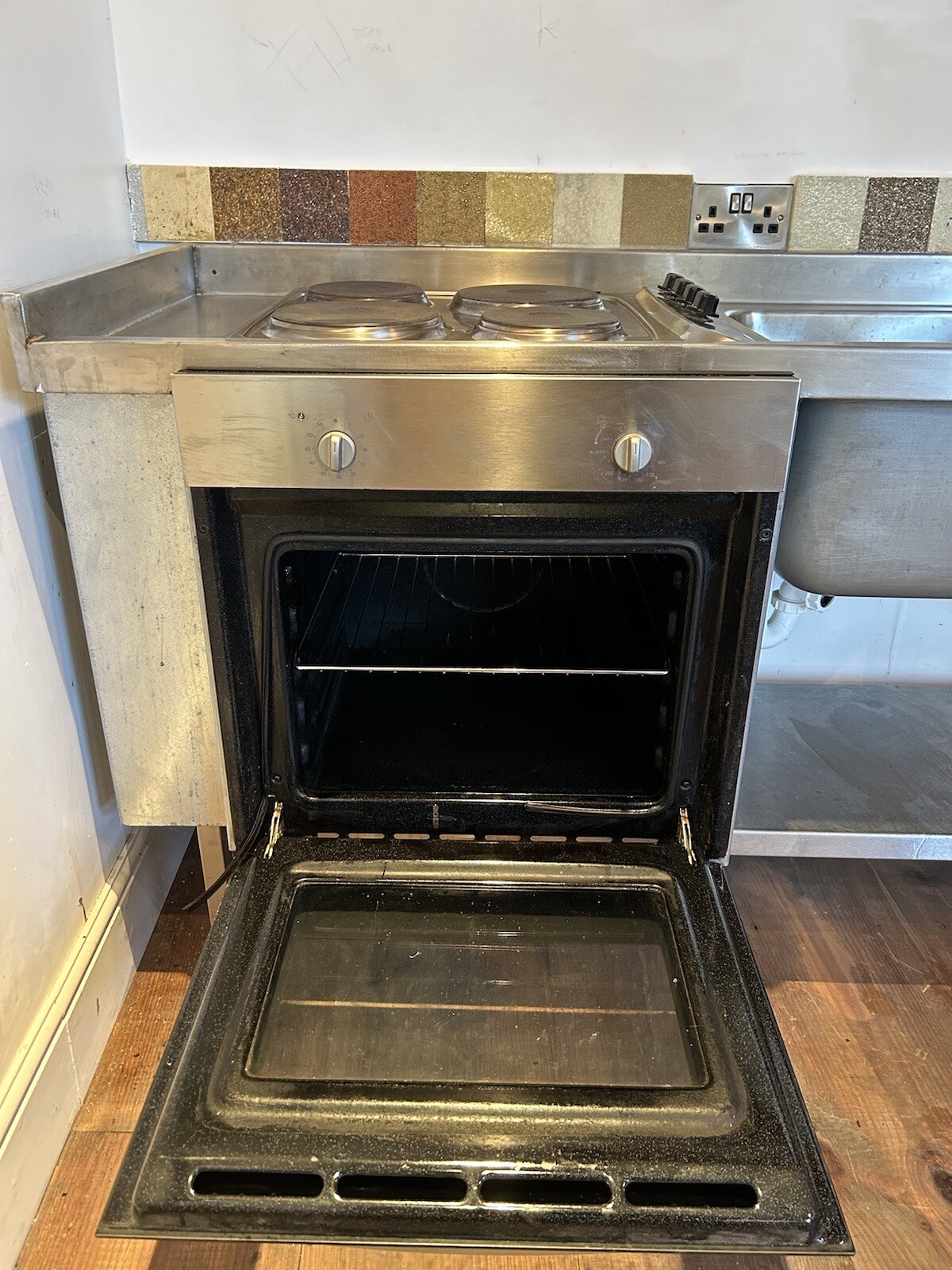 Fully Working Double Stainless Steel Sinks With Oven And Electric Hob
