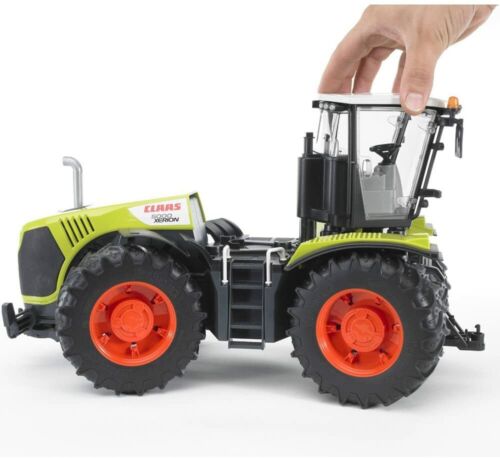 Bruder 03015 Claas Xerion 5000 Rollenspieltraktor - Box beschädigt - Bild 4 von 4