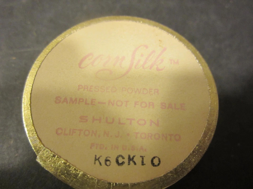 Nuevo contenedor de muestras de seda de maíz prensado en polvo Shulton Toronto CN _Clifton NJ Foto 2 de 4