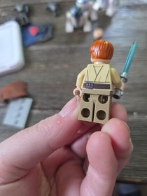 Lego Star Wars Minifigure Jedi Obi-Wan Kenobi (Dark Tan Legs) Lightsaber 9494!