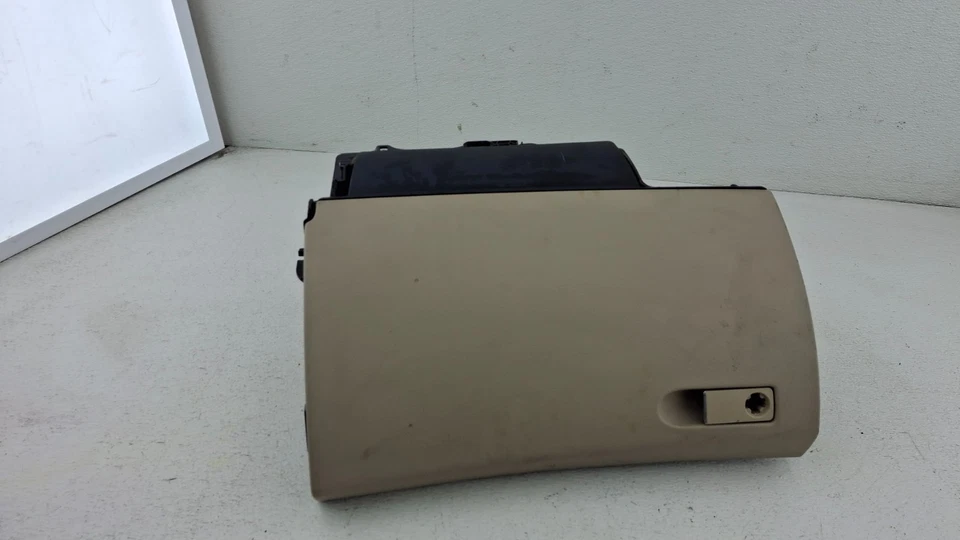 12-14 MERCEDES-BENZ W204 C300 SALPICADERO GUANTERA BEIGE OEM Foto 4 de 4