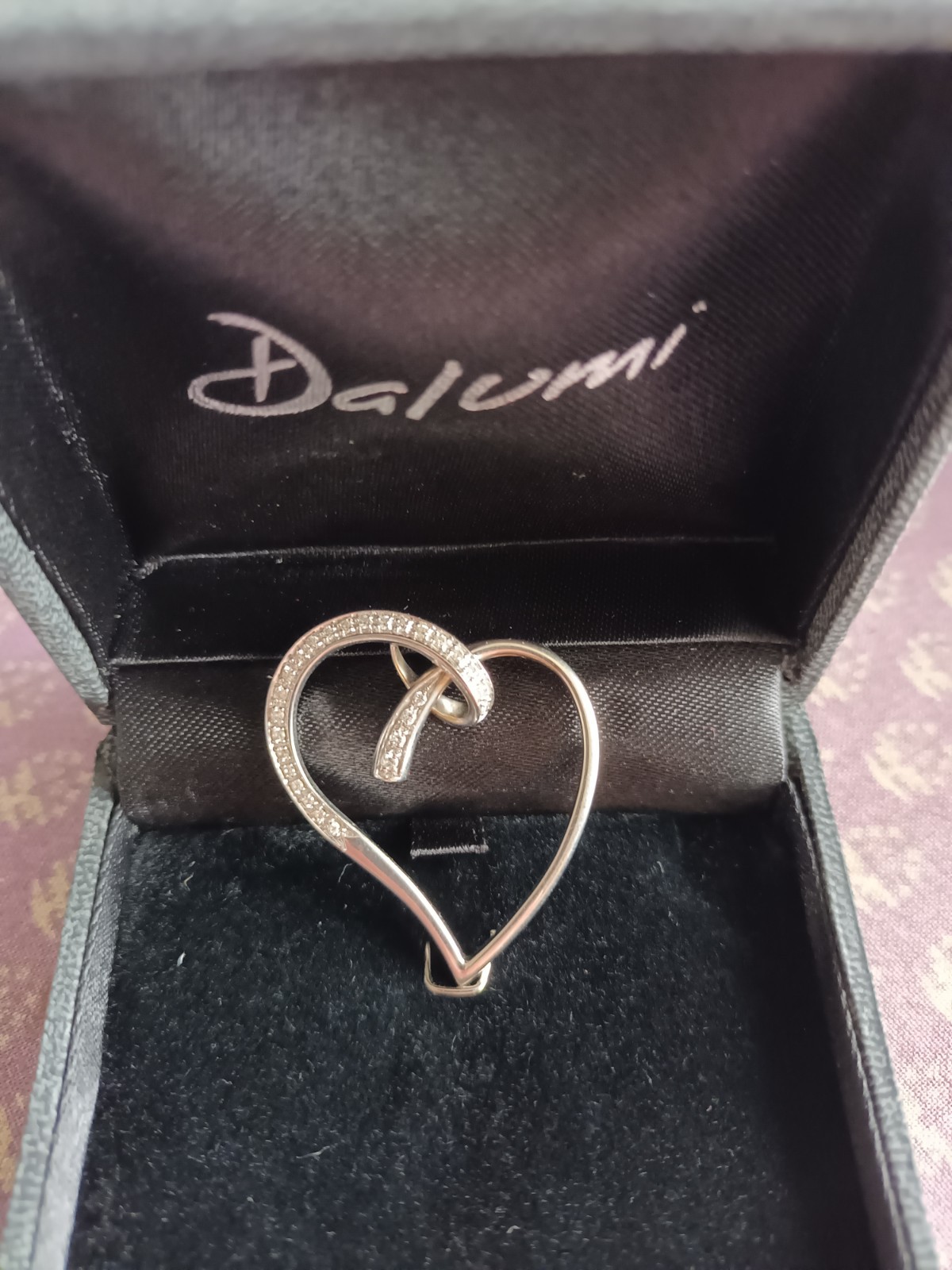 Pendentif coeur or rose et éclats de diamants à porter au quotidien