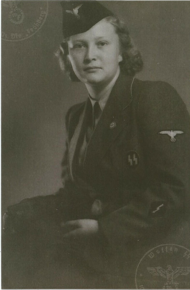 WW II - German Photo -- .Female Wehrmacht Soldier .. | eBay