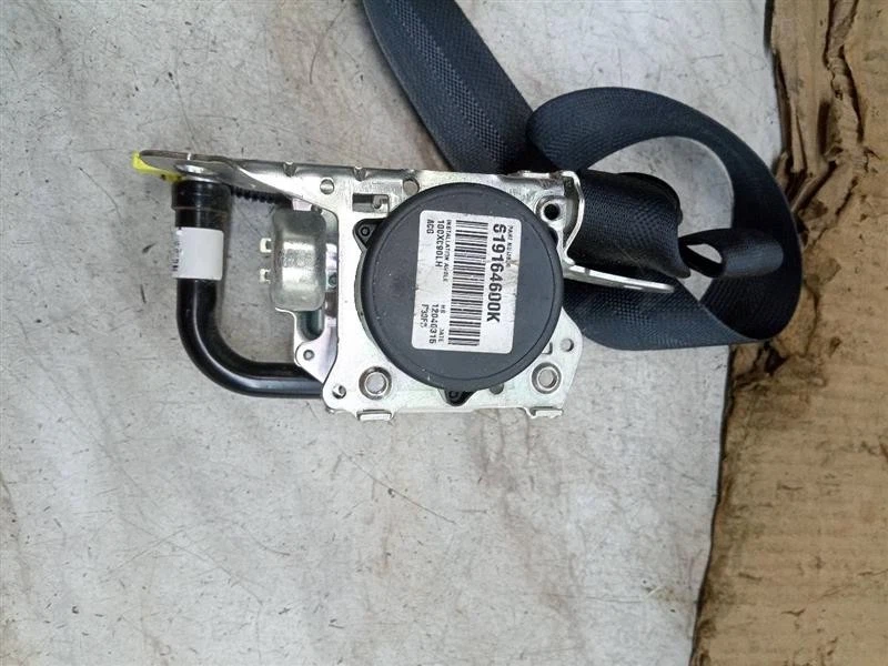 Used Front Left Seat Belt Front fits: 2015 Toyota Prius bucket Prius C VIN B3 7t Foto 3 de 4