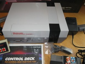 Juego de acci&oacute;n original Nintendo NES. Mayormente en caja original con el juego Super Mario/ Duck Hunt.