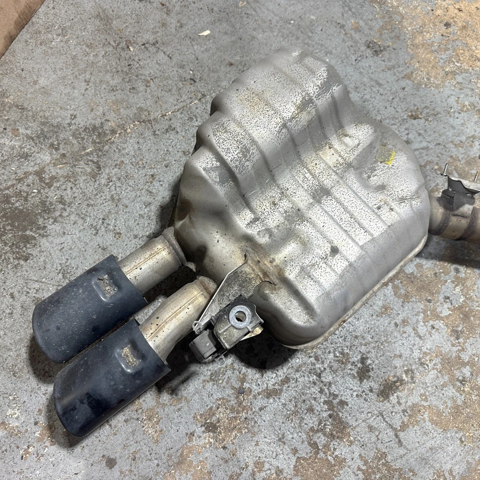 Tubo resonador Audi S6 2016-2018 con silenciadores línea de escape OEM Foto 4 de 4