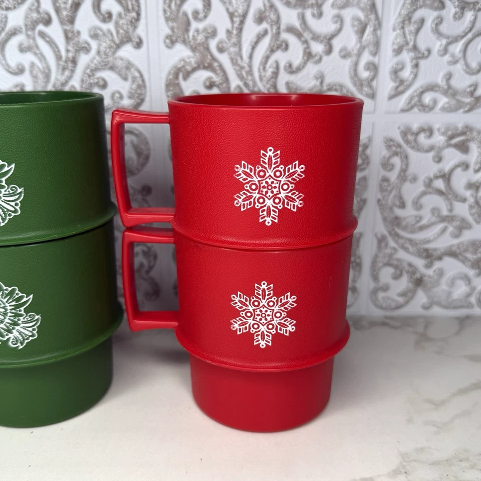 Juego de 4 tazas/tazas apilables vintage TUPPERWARE 1312-24 rojo y 1312-23 verde Foto 4 de 4