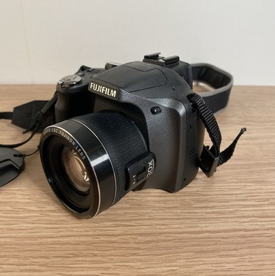Fujifilm Finepix SL300 14.0MP Digital Bridge Camera 30x Optical Zoom - Tested