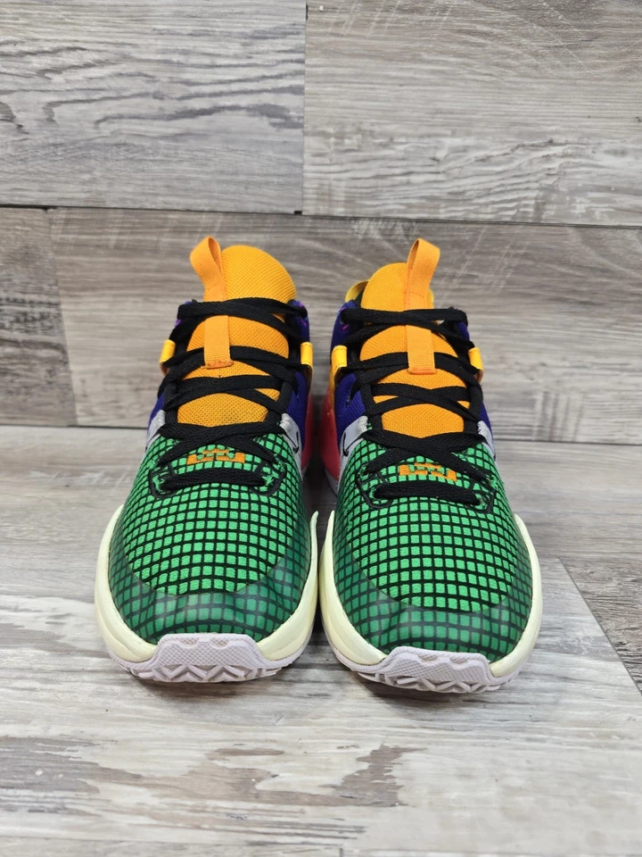 Nike LeBron Witness 5 Juvenil Talla 5Y Tenis Zapatos Con Cordones Foto 4 de 4