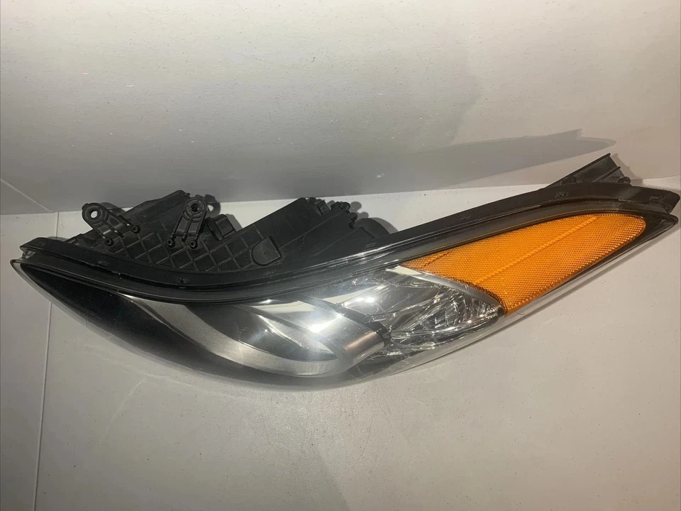 Левая галогенная фара со стороны водителя для Hyundai Elantra 2011-2013 годов выпуска от оригинального производителя - Изображение 3 из 4