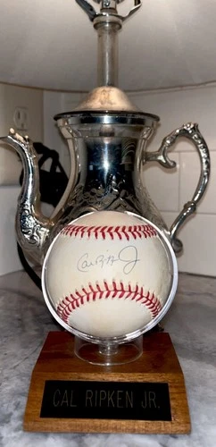 Cal Ripken Jr Autographed Baseball With Authentication Baltimore Orioles HOF’er