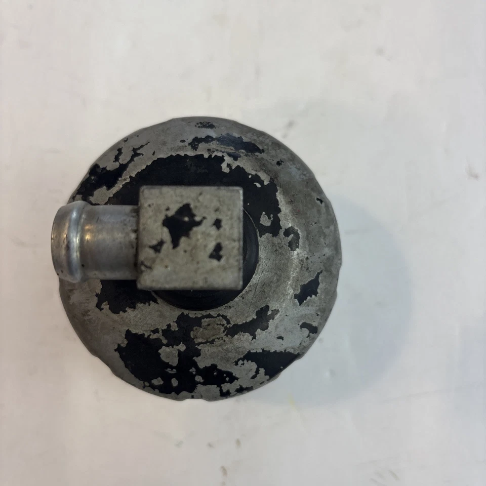 Ford Mustang Torino 1967 1968 1969 1970 cubierta de válvula Breather 390 GT Autolite Foto 2 de 4