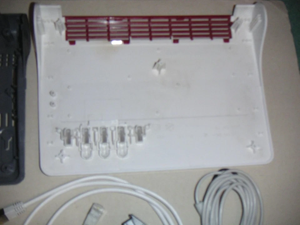 Fritzbox 7590 leeres Gehäuse Antennen und Kabel Adapter - Bild 4 von 4