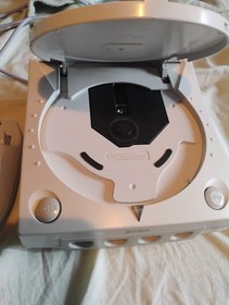 SEGA Dreamcast Console White With Controller Won't Read Discs As Is Mod It???