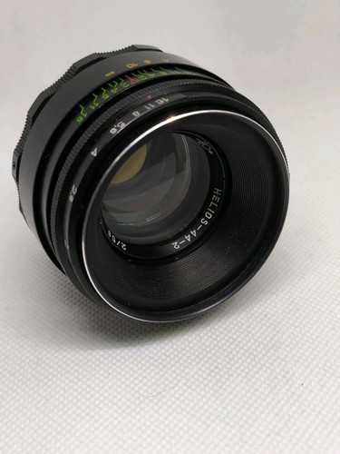 Helios 44-2 f/2 58mm USSR Soviet Bokeh Portrait Lens M42 s/n82286989