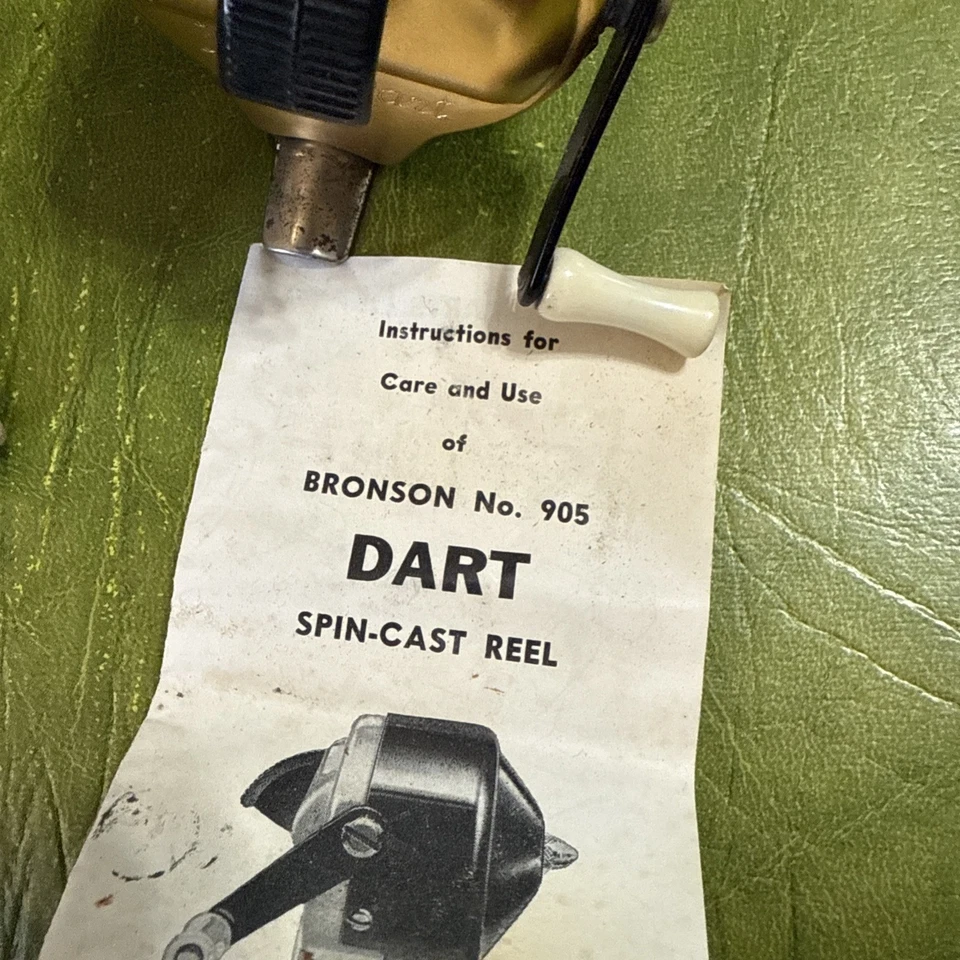 Carrete de pesca Bronson Dart 905 en caja con papeles funciona muy bien también se ve muy bien Foto 2 de 4