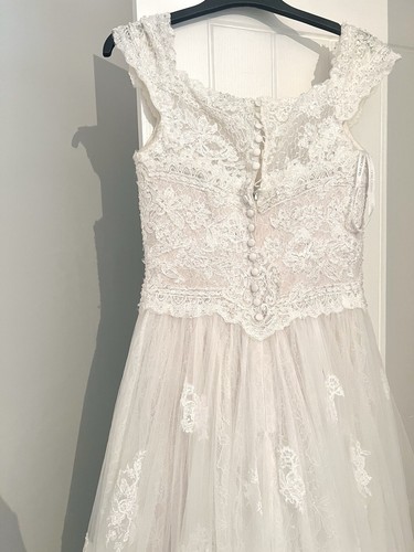size 10 beaded ivory wedding dress - Picture 8 of 12