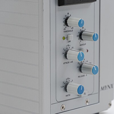 SSL XR626 Stereo Bus Compressor w/ SSL Mynx X-Rack Chassis