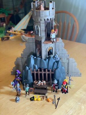 Vintage Playmobil Baron's Battle Tower Castle #3665