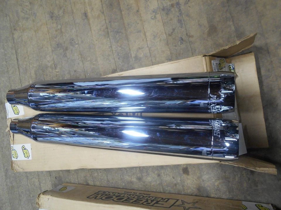 FREEDOM 3 1/4" RACING SLIP ON MUFFLER CHROME 07-11 HARLEY SOFTAIL FLSTB - Image 2 of 3