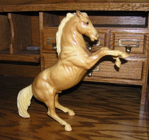 VINTAGE GLOSSY BREYER KING FIGHTING STALLION PALOMINO - Picture 2 of 11
