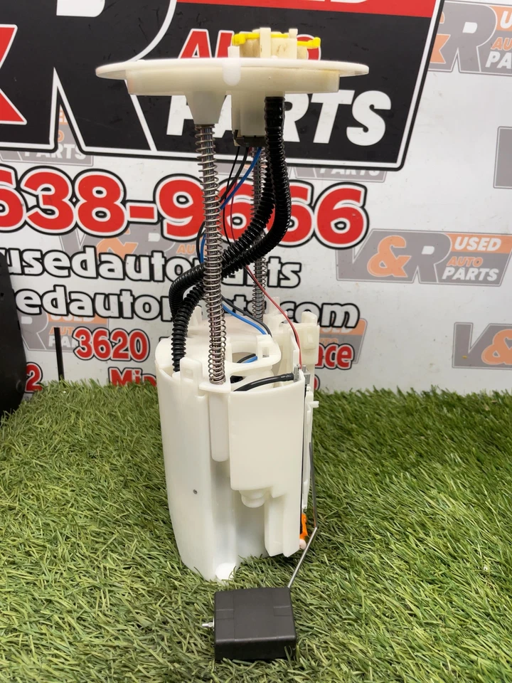 ✅ BOMBA DE COMBUSTIBLE TOYOTA 4RUNNER 2024 OEM Foto 4 de 4