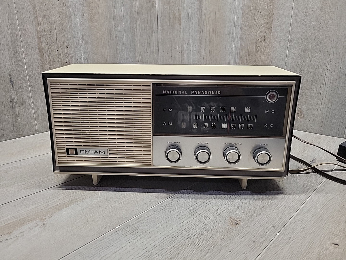 Vintage National Panasonic RE-744 FM AM 2-Band Radio Only AM Vintage National Panasonic RE-744 FM AM 2-Band Radio Only AM