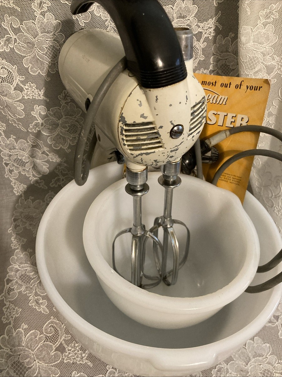 Vintage Sunbeam Mixmaster Stand Mixer Model 5B White ~ Two Bowls