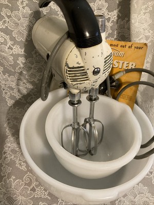 Vintage Sunbeam Mixmaster Stand Mixer Model 5B White ~ Two Bowls