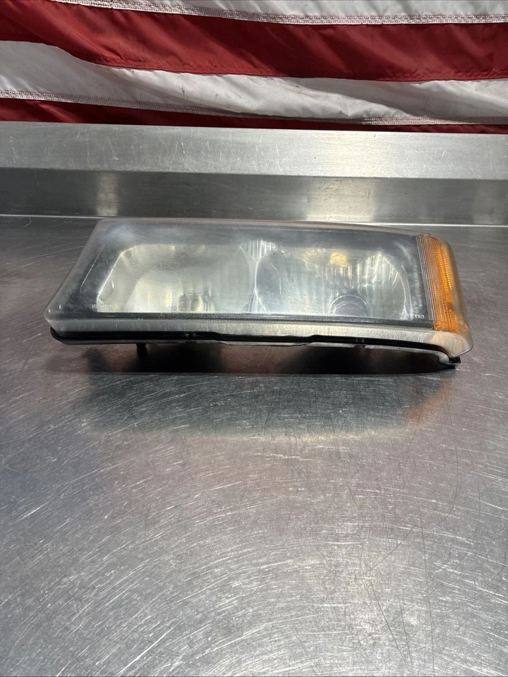 2004 Chevrolet Silverado 2500 Left Driver Headlight Lamp - Image 4 of 4