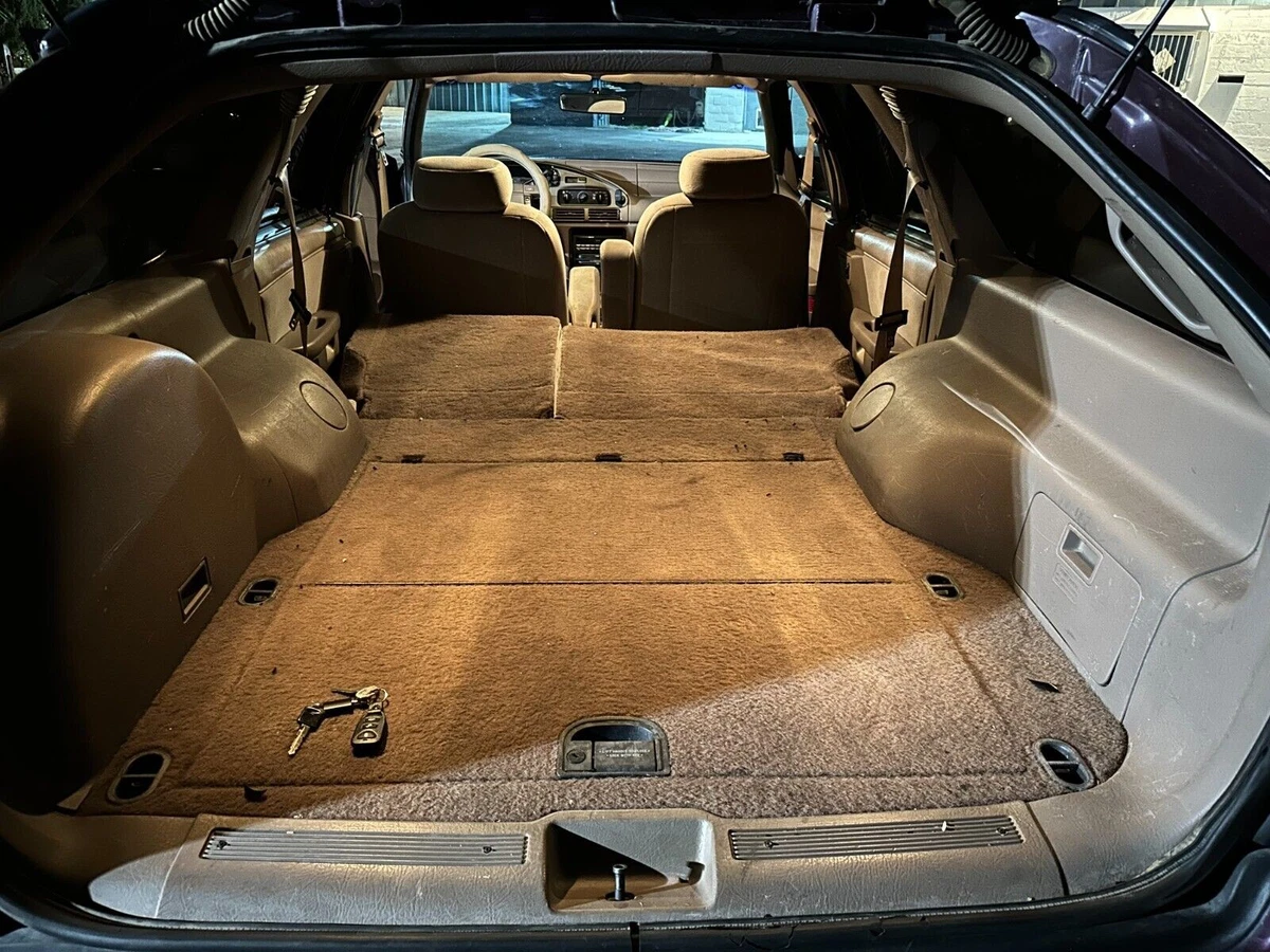 Ford Taurus station wagon's cargo area with all the seats lowered.