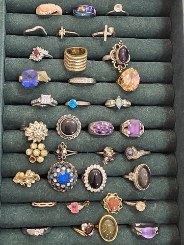 Vintage Lot Of 35 Costume Jewelry Ring Lot Gold Silver Tone Rhinestone Cocktail